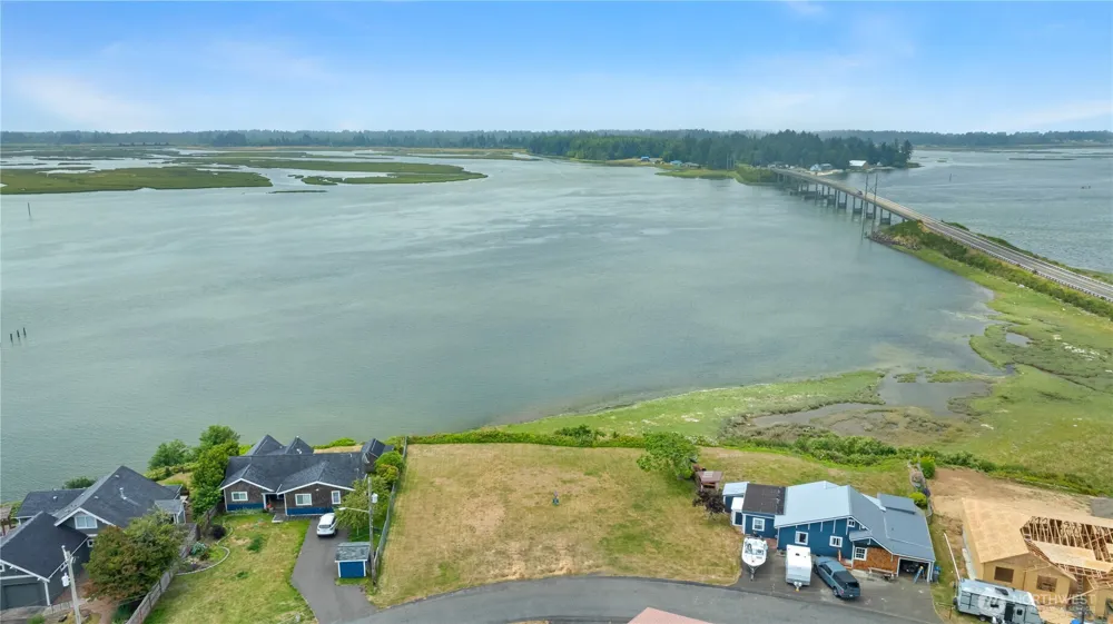 16 Whalebone Way Aberdeen, WA 98520