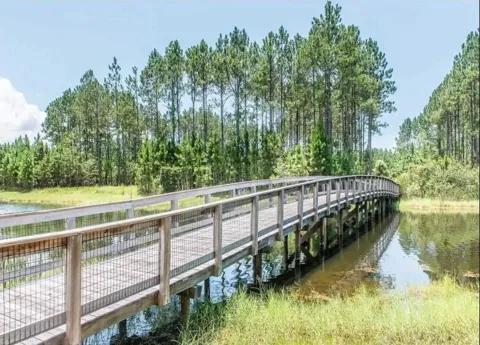 CREEK PINES CIRCLE