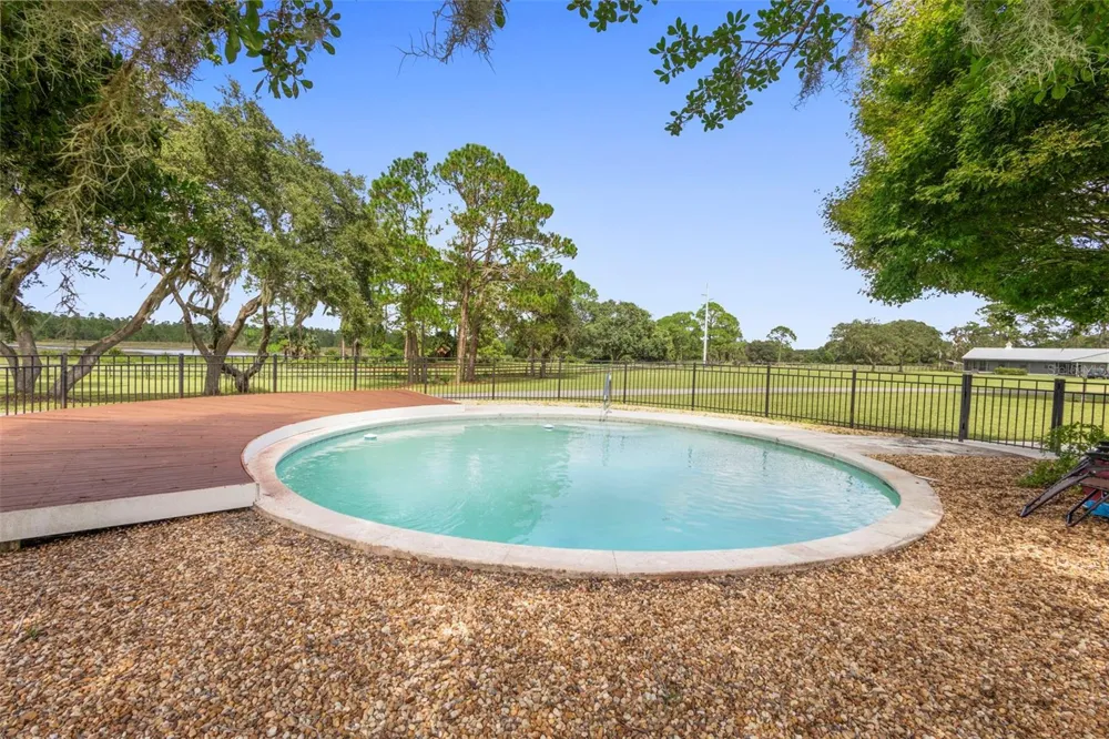 42554 MAGGIE JONES ROAD Paisley, FL 32767