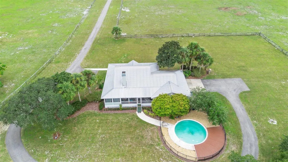 42554 MAGGIE JONES ROAD Paisley, FL 32767