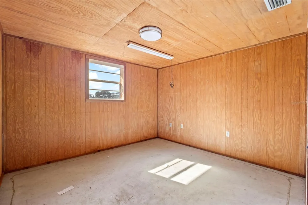 42554 MAGGIE JONES ROAD Paisley, FL 32767
