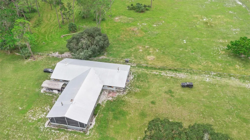 42554 MAGGIE JONES ROAD Paisley, FL 32767