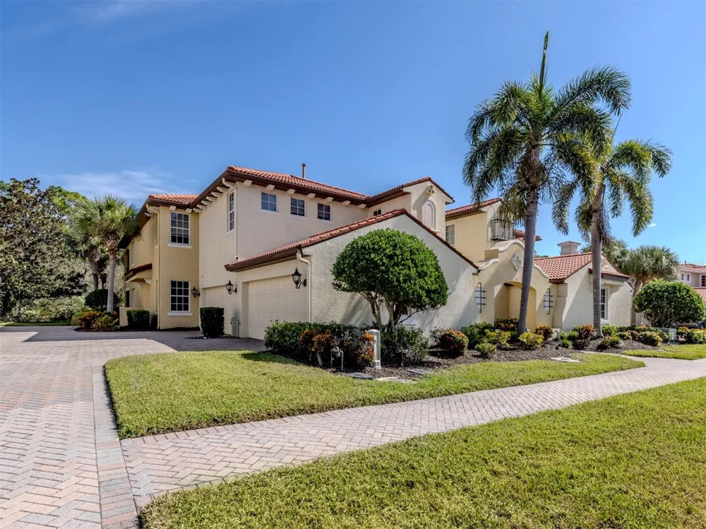 122 BELLA VISTA TERRACE #8A North Venice, FL 34275