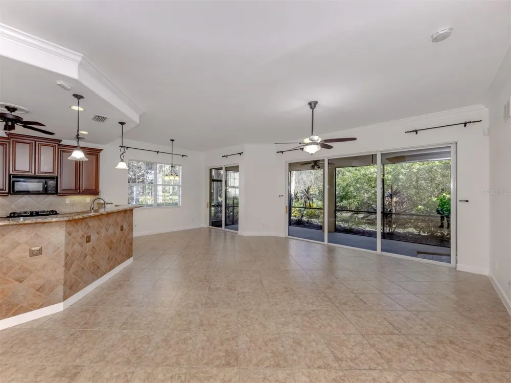 122 BELLA VISTA TERRACE #8A North Venice, FL 34275