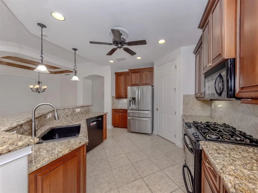 122 BELLA VISTA TERRACE #8A North Venice, FL 34275