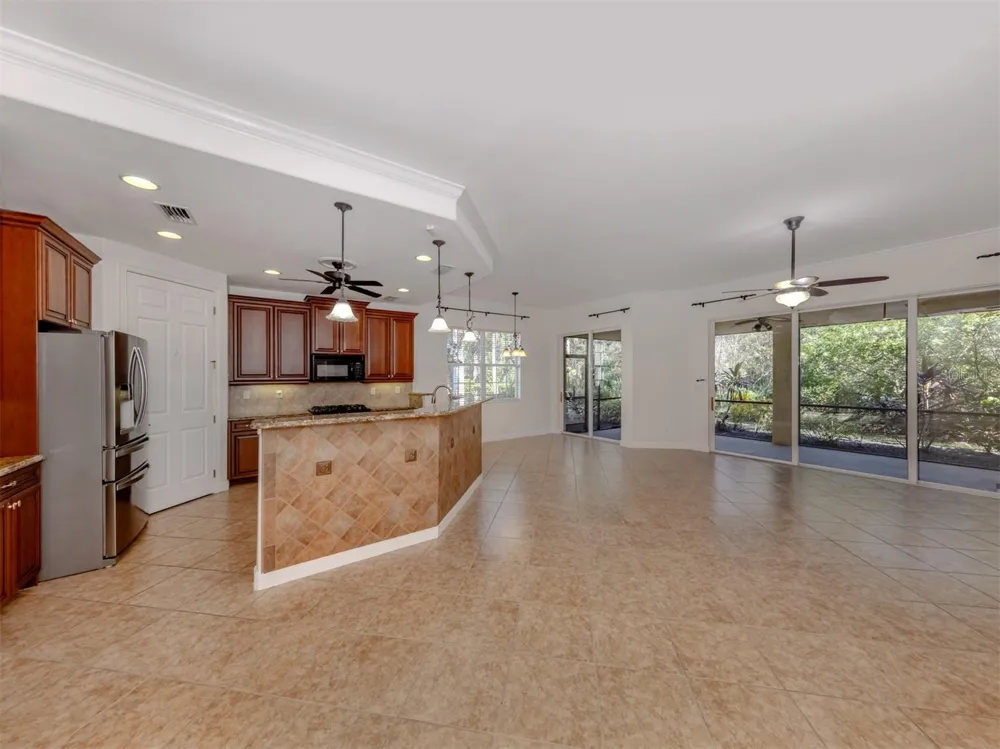 122 BELLA VISTA TERRACE #8A North Venice, FL 34275