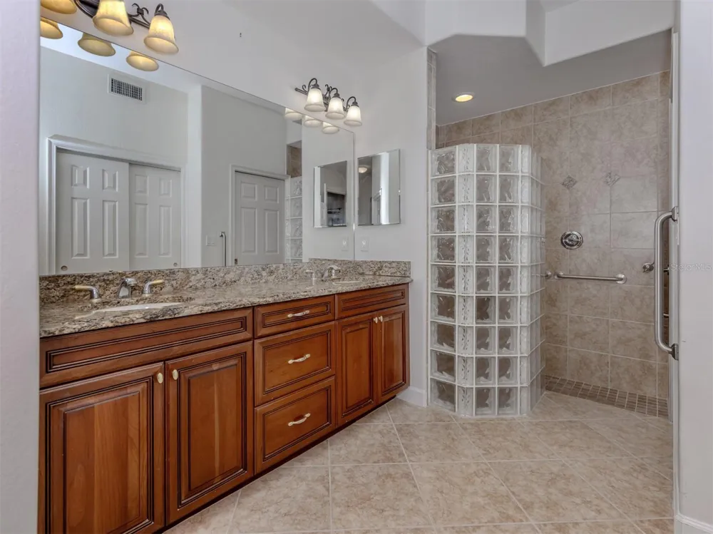 122 BELLA VISTA TERRACE #8A North Venice, FL 34275