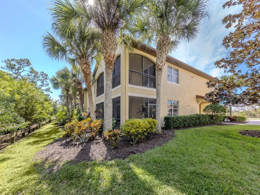 122 BELLA VISTA TERRACE #8A North Venice, FL 34275