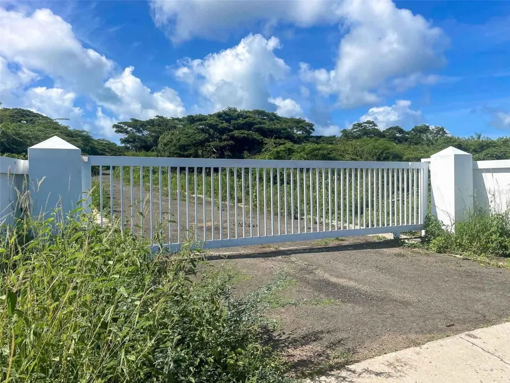 2C HACIENDA PUERTO REAL Vieques, PR 00765