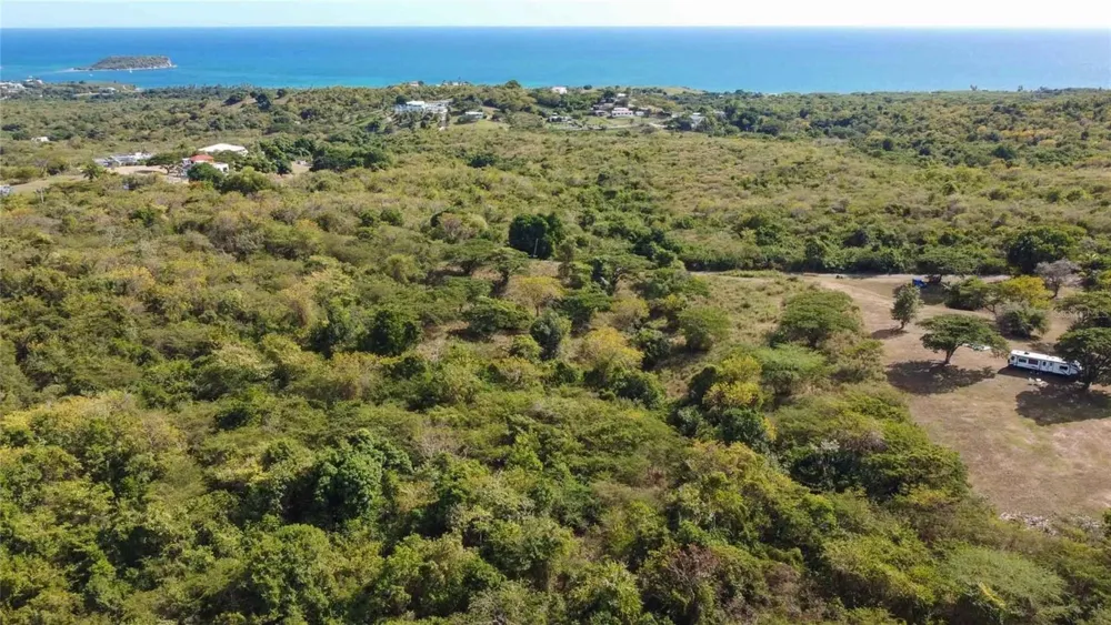 55 CALLE LA LLAVE Vieques, PR 00765