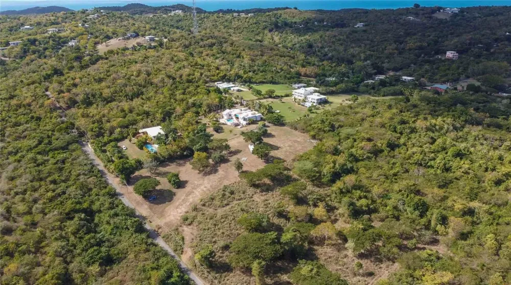 55 CALLE LA LLAVE Vieques, PR 00765