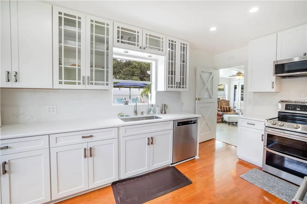 2200 2ND STREET St Petersburg, FL 33704