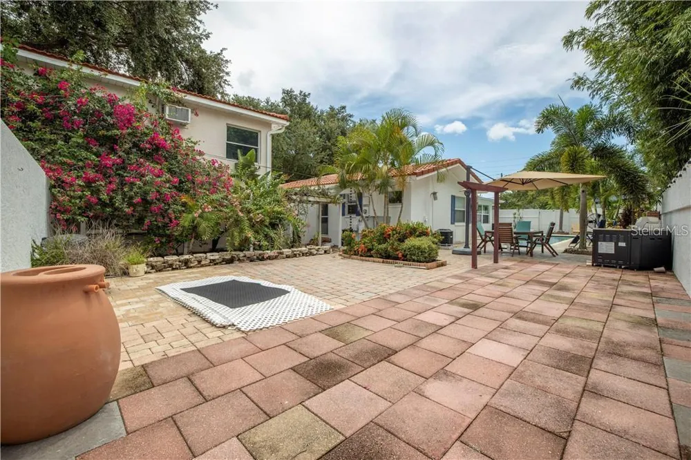 2200 2ND STREET St Petersburg, FL 33704