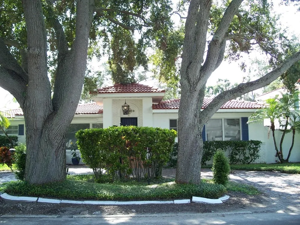 2200 2ND STREET St Petersburg, FL 33704