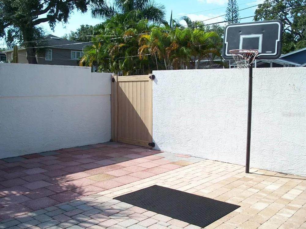 2200 2ND STREET St Petersburg, FL 33704