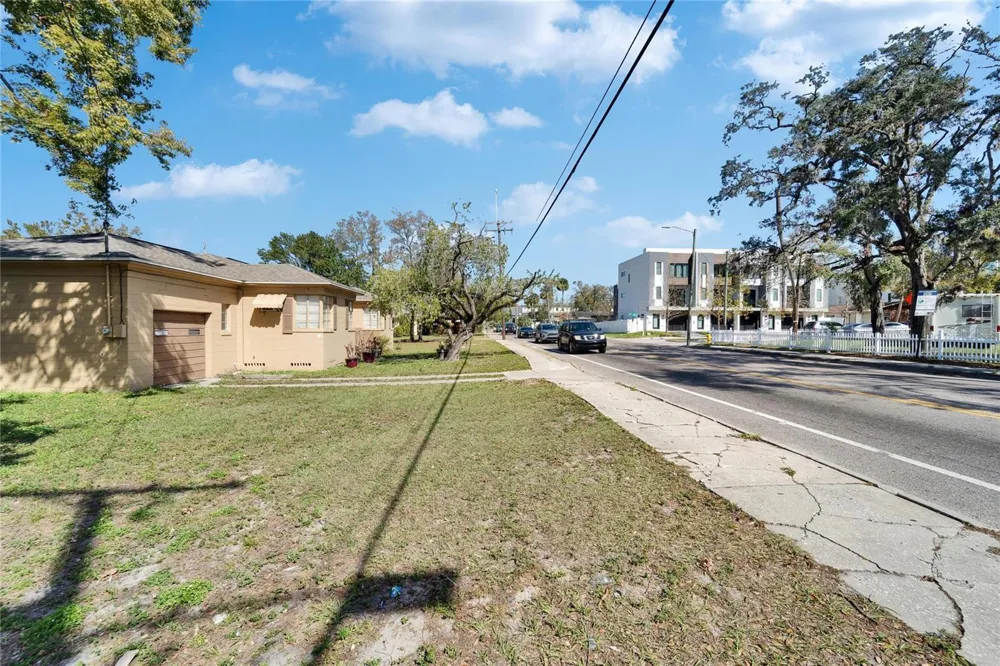 2606 BOULEVARD Tampa, FL 33602