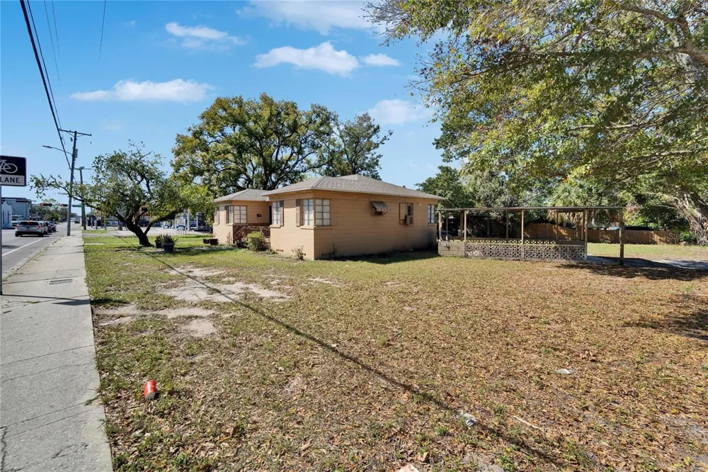 2606 BOULEVARD Tampa, FL 33602