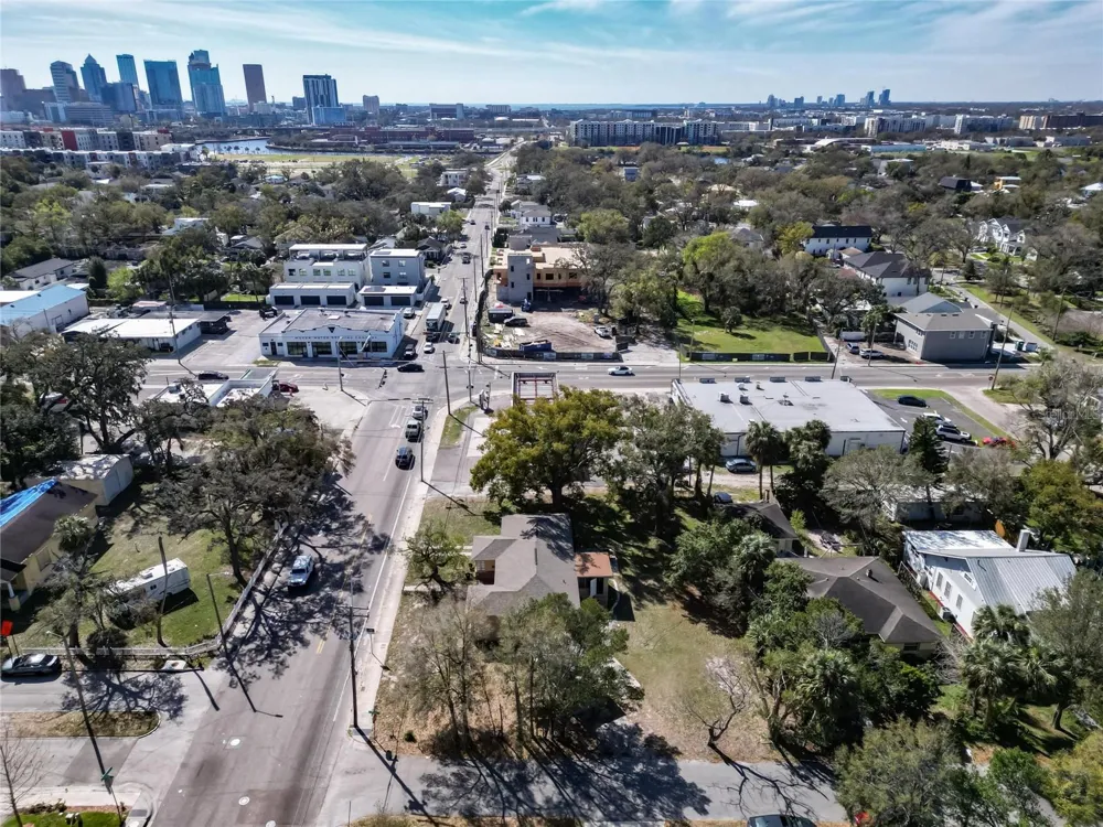 2606 BOULEVARD Tampa, FL 33602