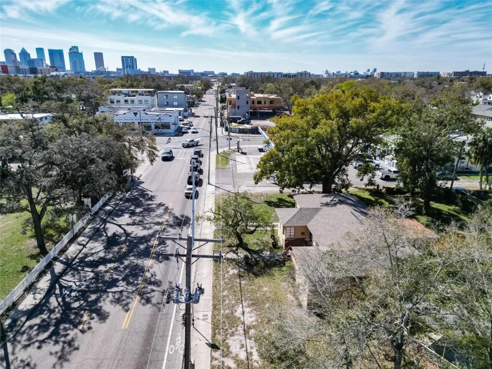 2606 BOULEVARD Tampa, FL 33602