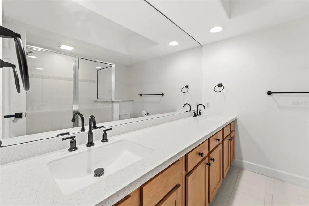 1645 PINELLAS BAYWAY S #B2 Tierra Verde, FL 33715