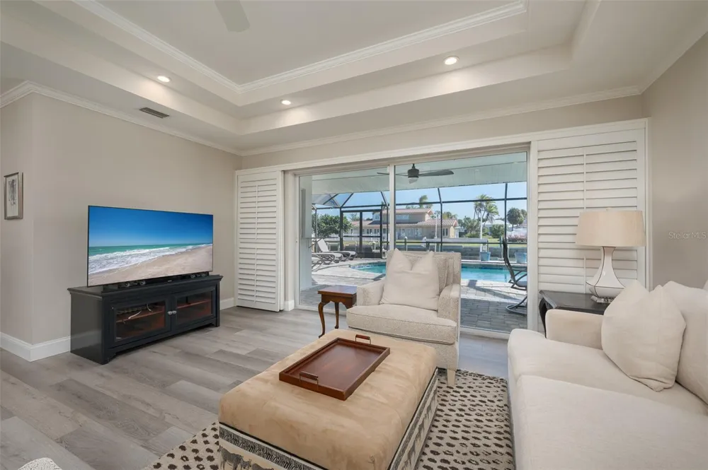 548 GUNWALE LANE Longboat Key, FL 34228