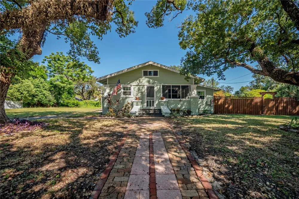 1404 E CAYUGA STREET