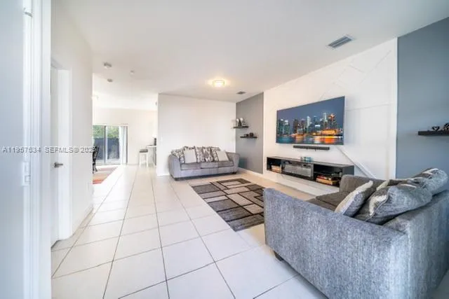 492 NW 203rd Ter Miami Gardens, FL 33169