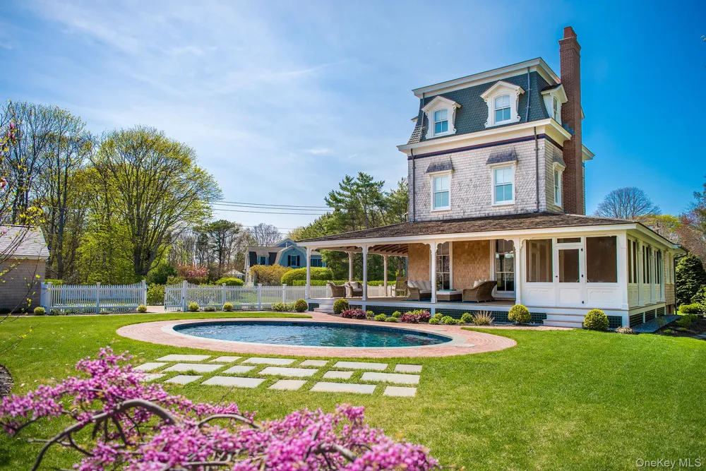 106 Old Depot Road Quogue, NY 11959