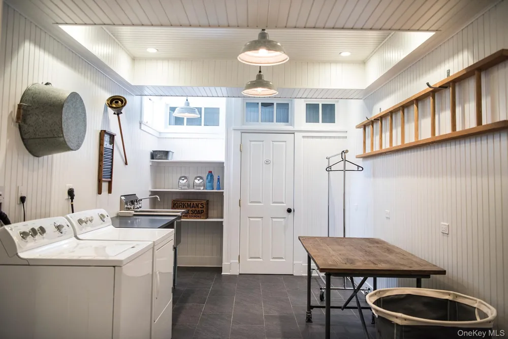 106 Old Depot Road Quogue, NY 11959