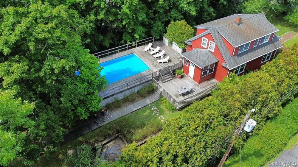30 Vail Avenue East Quogue, NY 11942