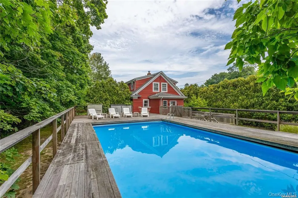 30 Vail Avenue East Quogue, NY 11942