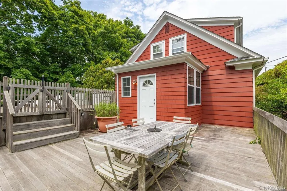 30 Vail Avenue East Quogue, NY 11942