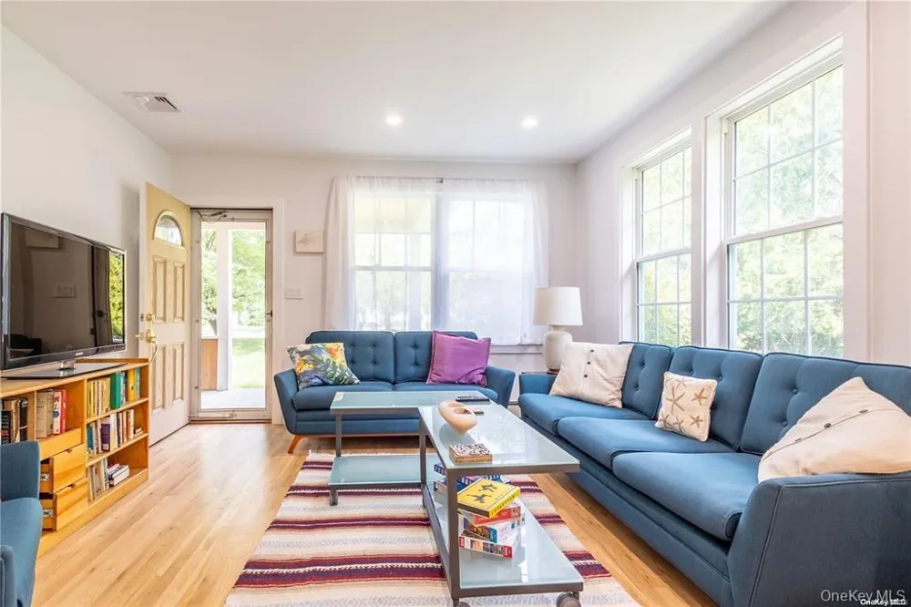 30 Vail Avenue East Quogue, NY 11942