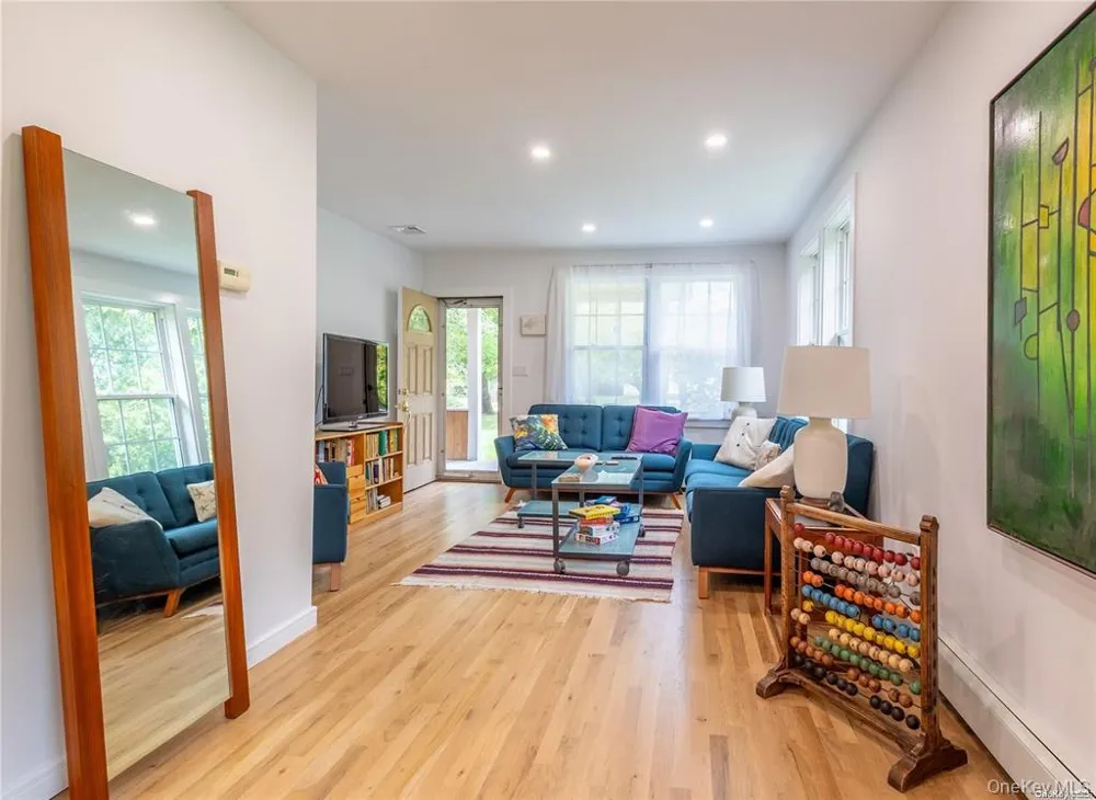 30 Vail Avenue East Quogue, NY 11942