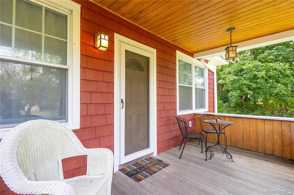 30 Vail Avenue East Quogue, NY 11942