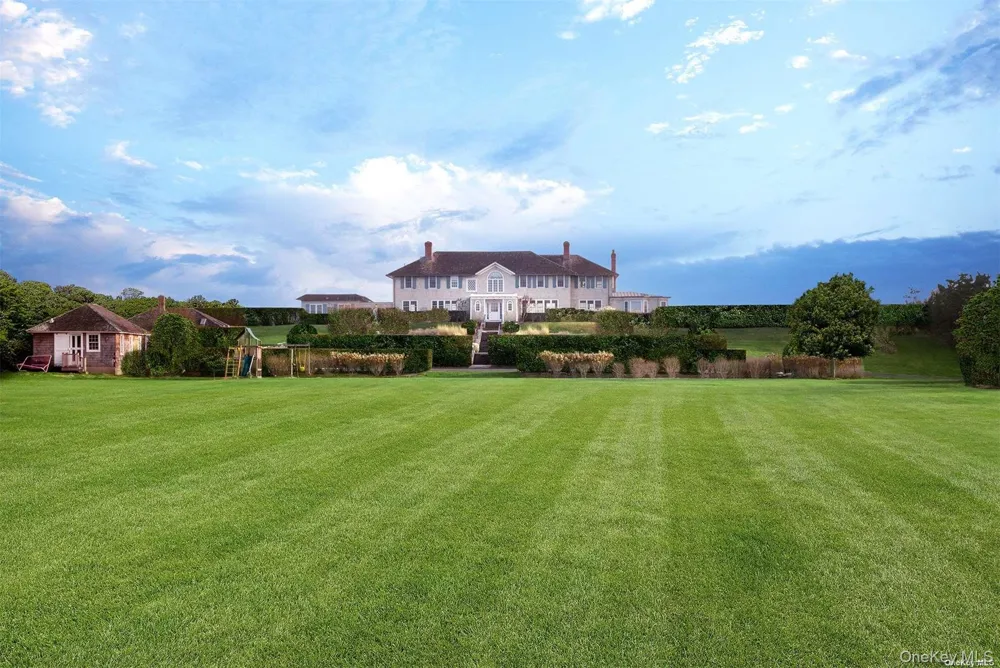 165 Lily Pond Lane East Hampton, NY 11937