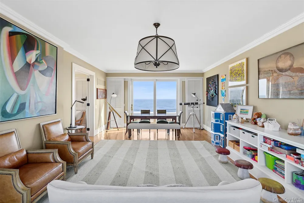 165 Lily Pond Lane East Hampton, NY 11937