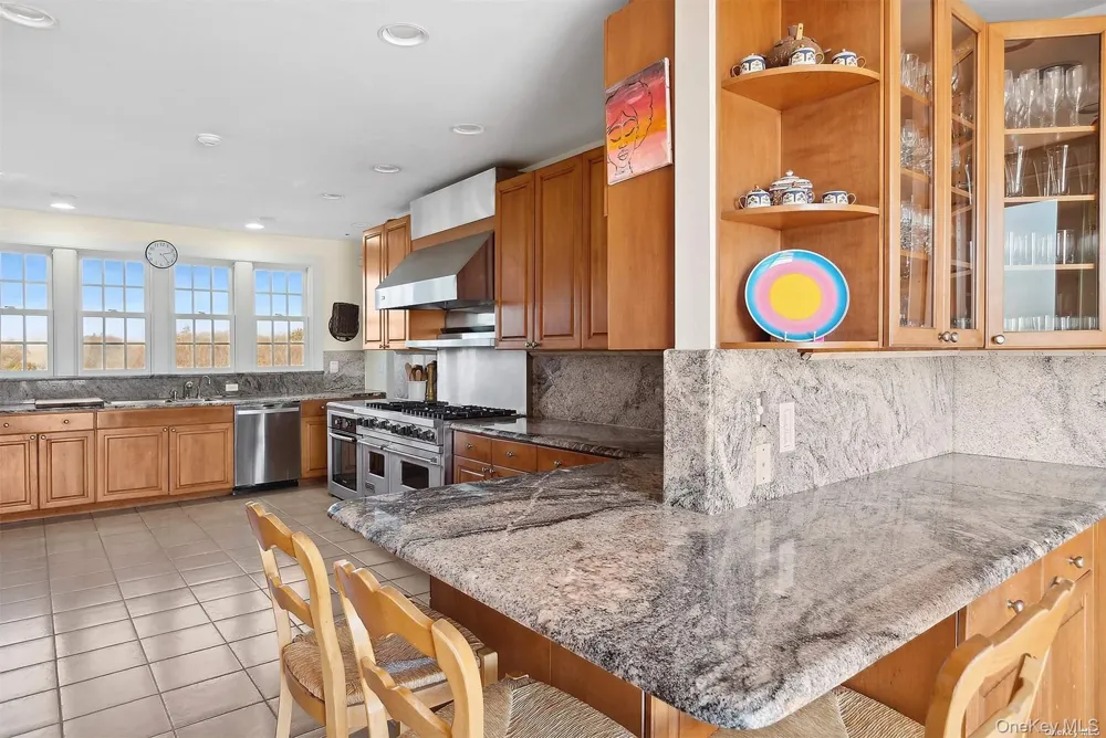 165 Lily Pond Lane East Hampton, NY 11937