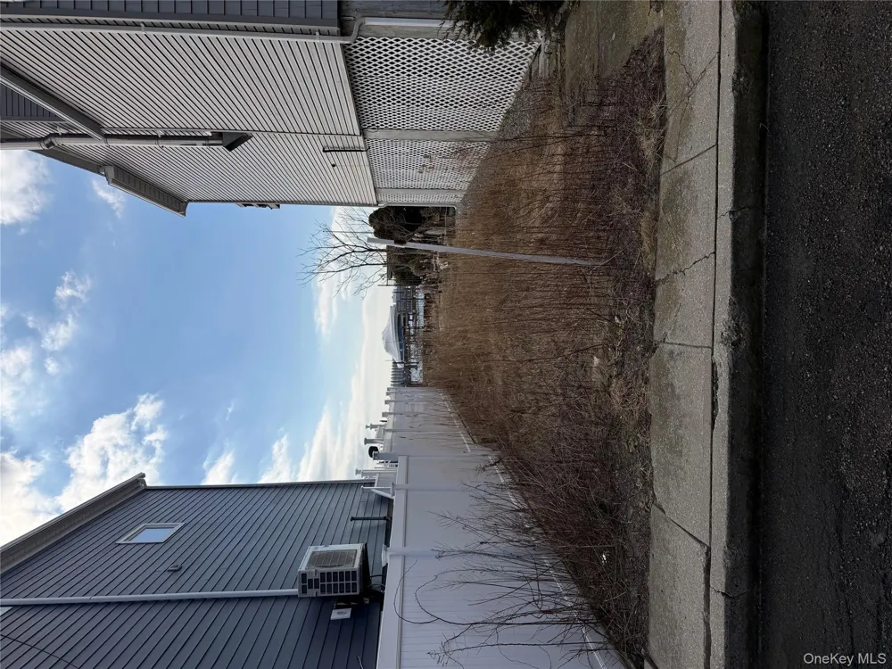 308 E 8th Road Broad Channel, NY 11693