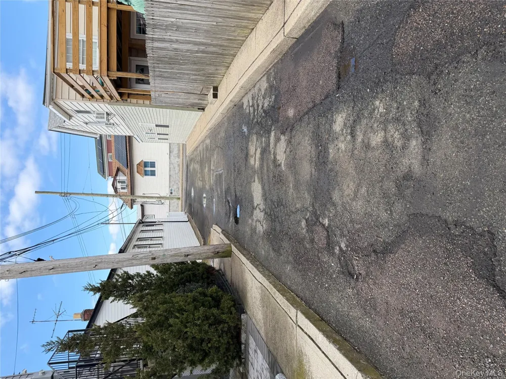 308 E 8th Road Broad Channel, NY 11693