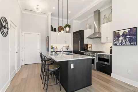 100 Garvies Point Road #1033