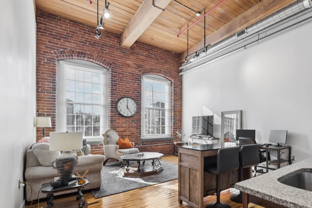 1350 Rosa L Parks Blvd #449