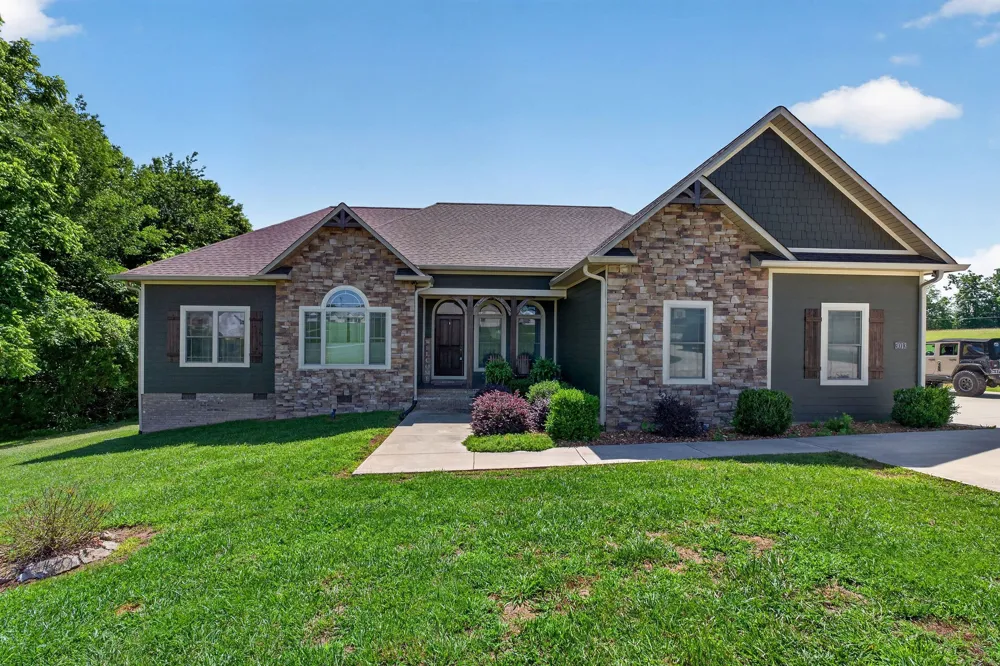 3013 Tulip Ln