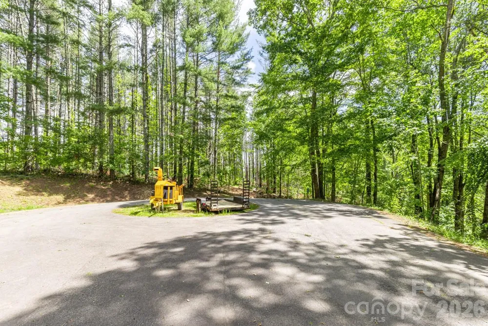 9999 River Edge Drive #2 Burnsville, NC 28714
