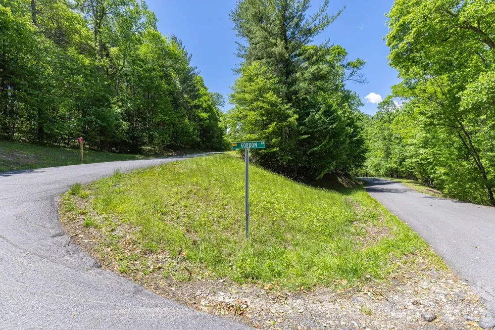 9999 River Edge Drive #2 Burnsville, NC 28714