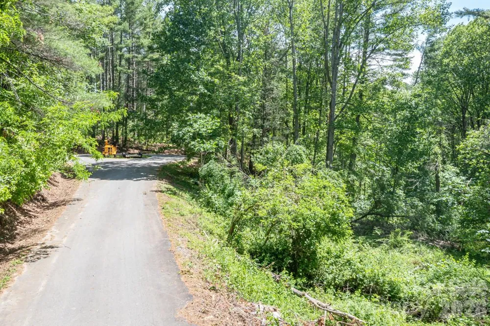 9999 River Edge Drive #2 Burnsville, NC 28714