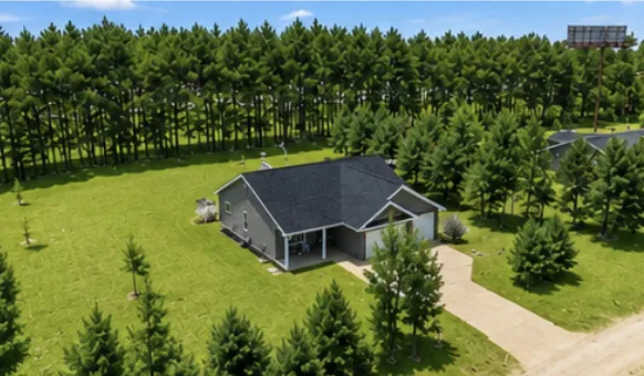 1400 Carriage Hill Drive Hinckley, MN 55037