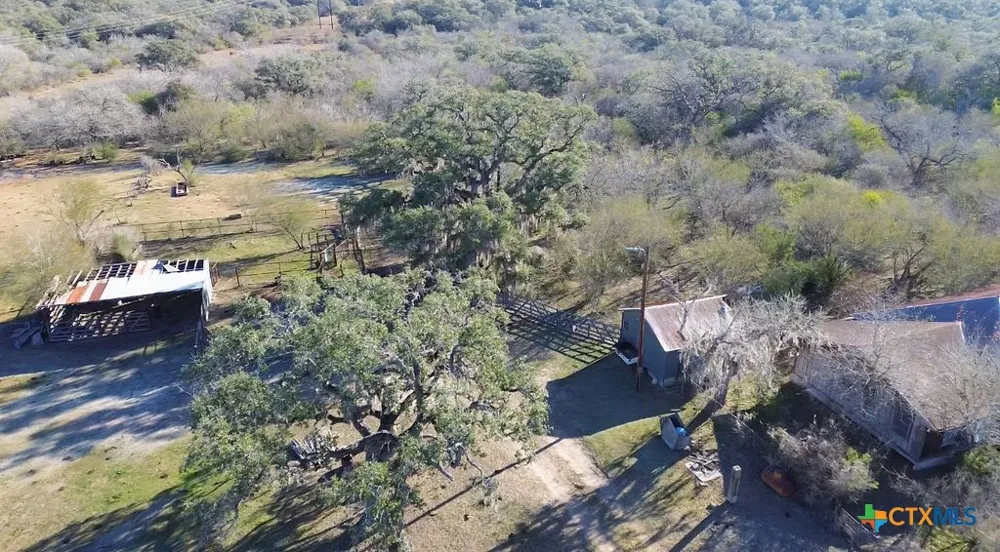 3382 E FM 1961 Goliad, TX 77963