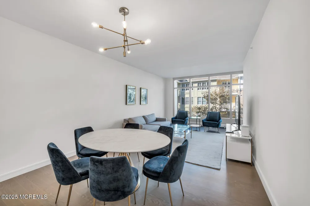 30 Melrose Terrace #204