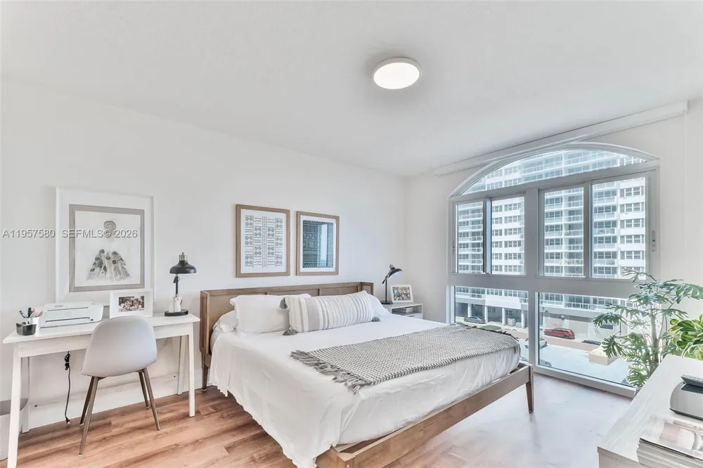 2080 S Ocean Dr #506 Hallandale Beach, FL 33009